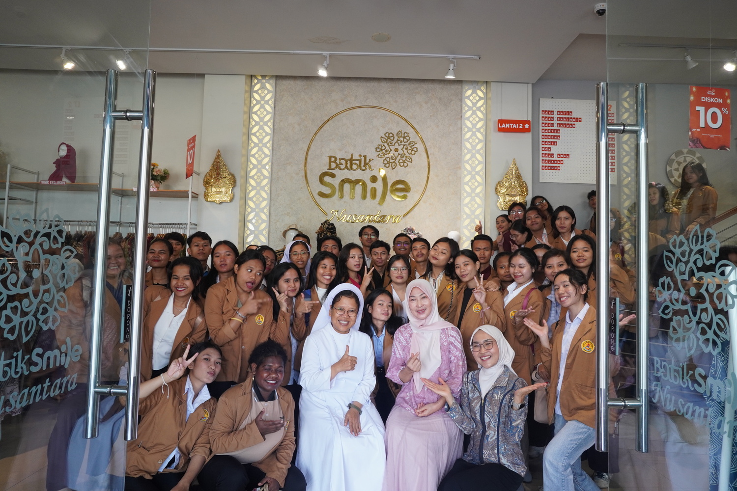 Batik Smile: Perjuangan Melestarikan Budaya di Tengah Arus Modernisasi