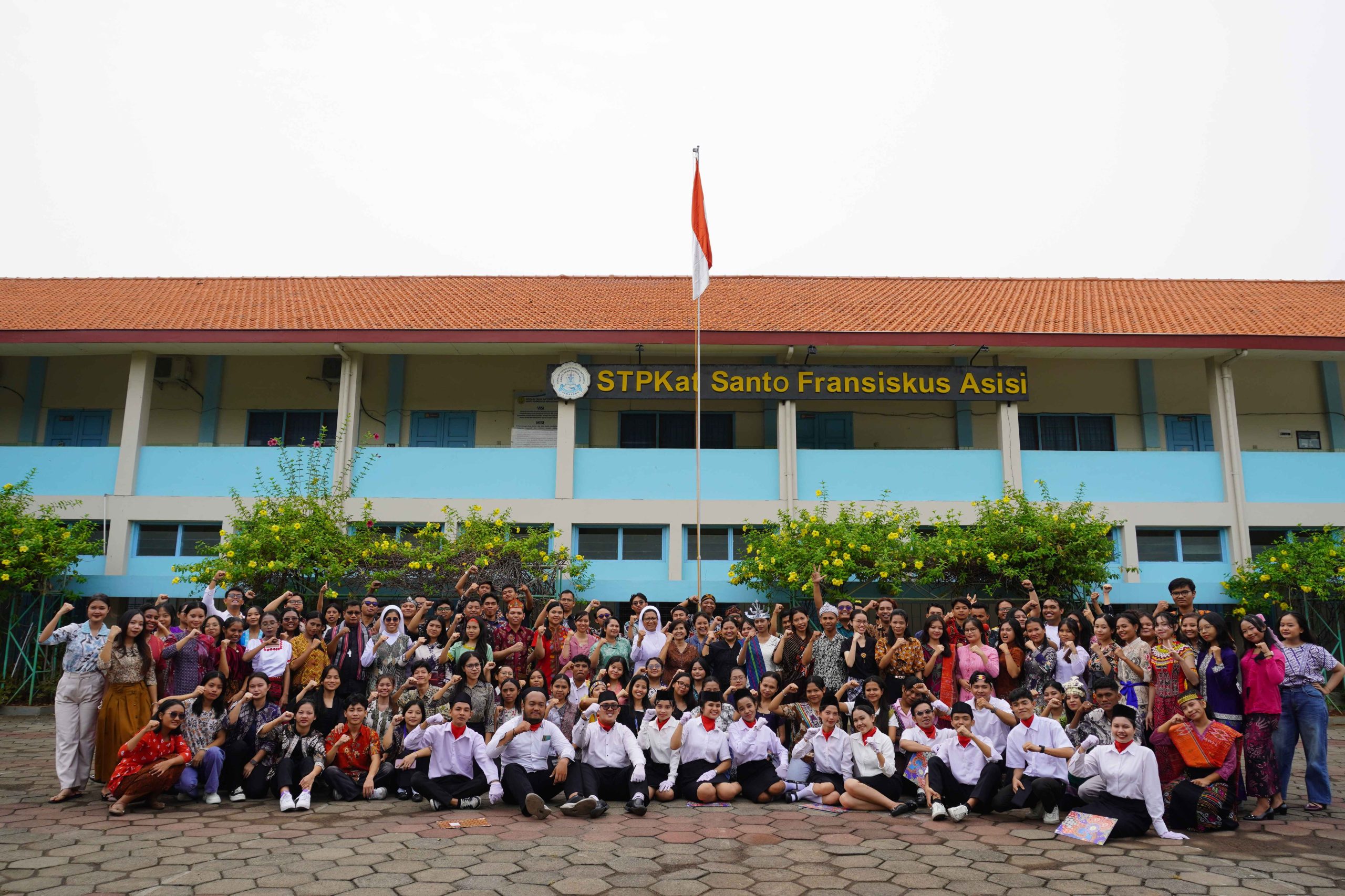 STPKat St. Fransiskus Asisi Semarang Gelar Upacara Peringatan Hari Sumpah Pemuda ke-98